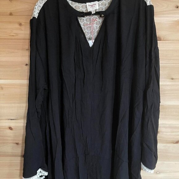 Hayden LA -Black Lace Trim Blouse - Picture 2 of 6